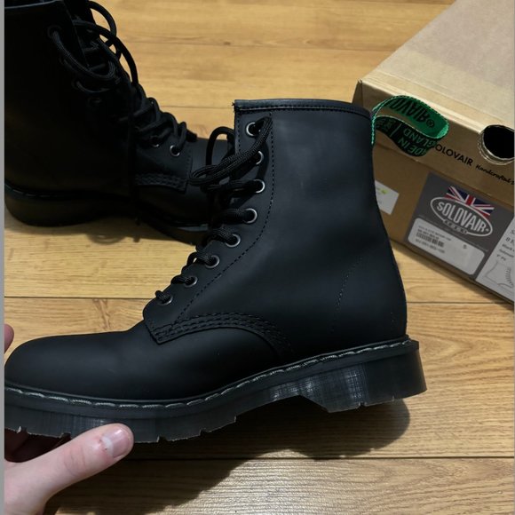 Solovair Greasy 8 Eye Derby Boots - Picture 2 of 6